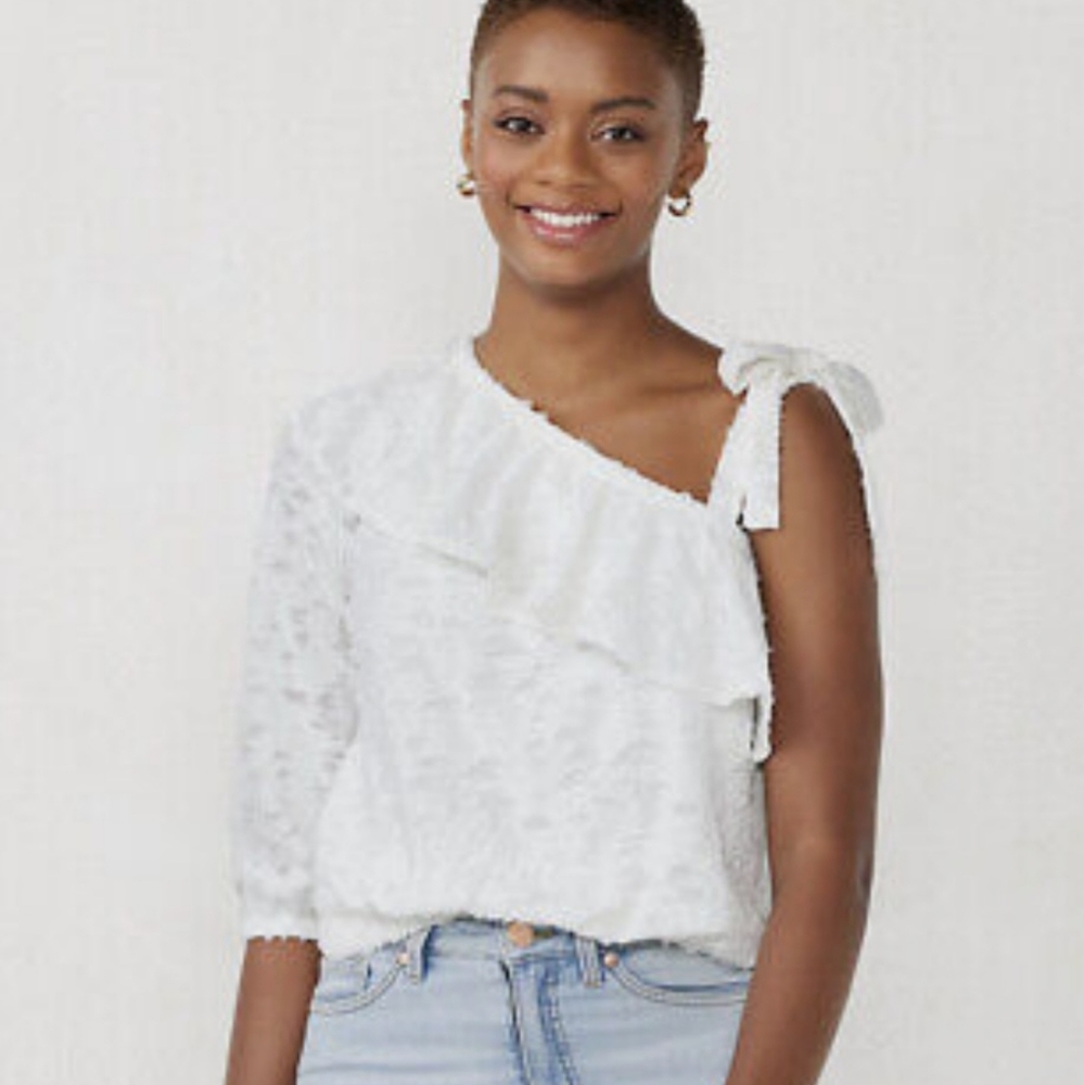NWOT LC BY LAUREN CONRAD COLD ONE SHOULDER TOP SIZE S